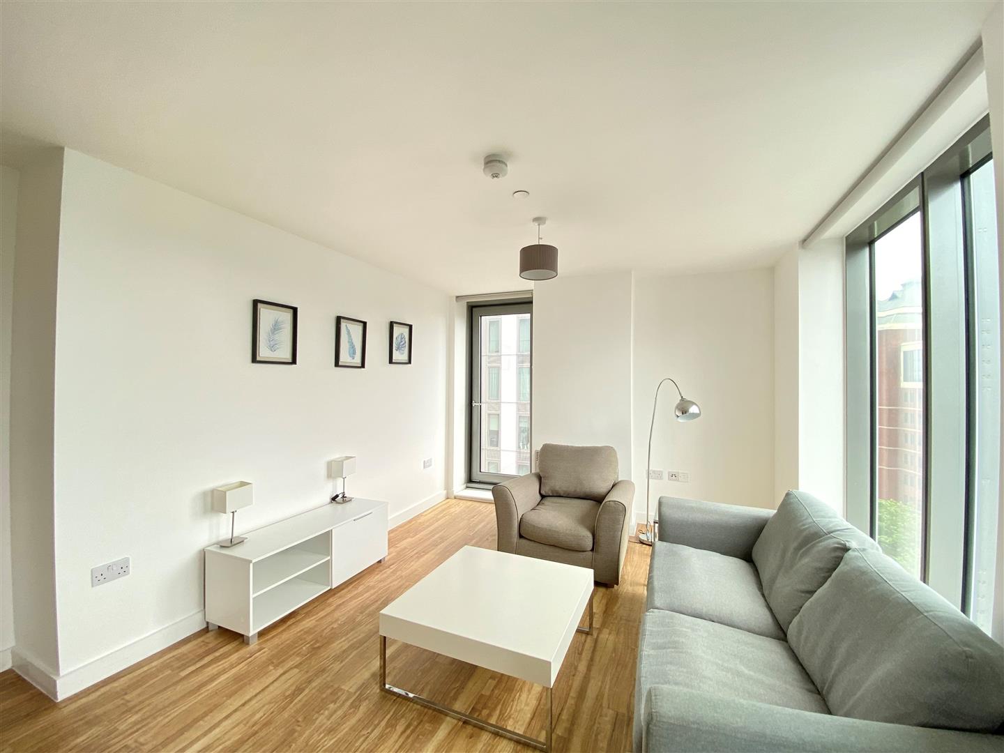 2 Bedroom Apartment To Rent image 2